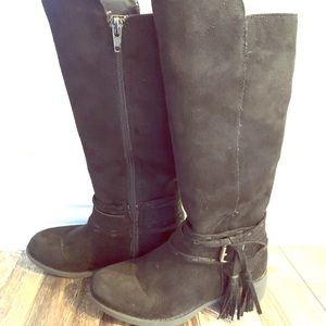 Girls black boots